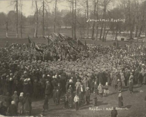 1 mei-demonstratie met rode vlaggen in Narva in 1917. Bron: Tribuna