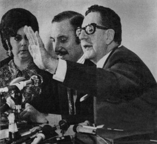 Orlando Letelier samen met president Salvador Allende