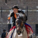 Een Zeeuwse ringrijder in opperste concentratie