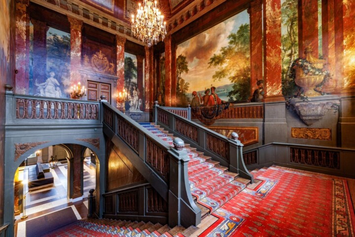 De grote trap van Paleis Het Loo. Totaaloverzicht zuid- en westwand. Foto: Paleis Het Loo