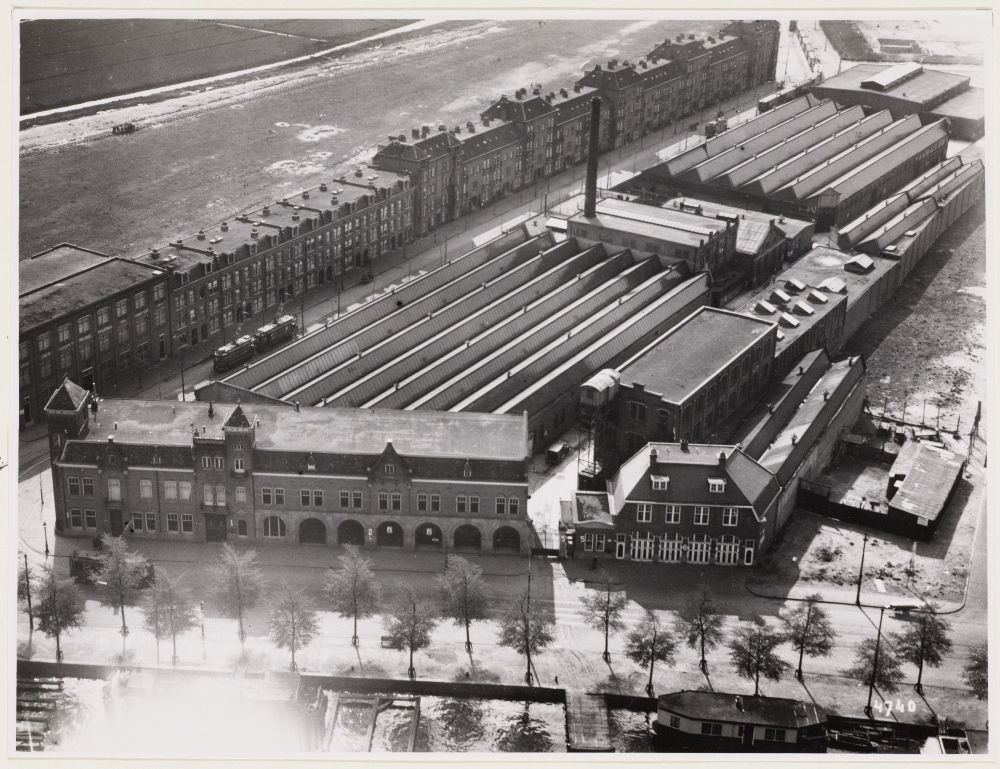 Luchtfoto van de Spyker Fabriek aan de Amstel (1926) -