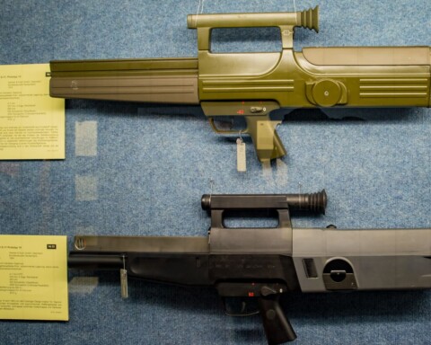 Prototypes 13 (boven) en 14 (onder) van de G11