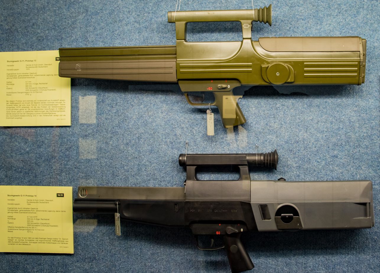 Prototypes 13 (boven) en 14 (onder) van de G11