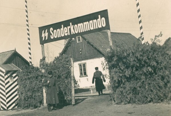 Het Niemann Album – Foto’s van vernietigingskamp Sobibor