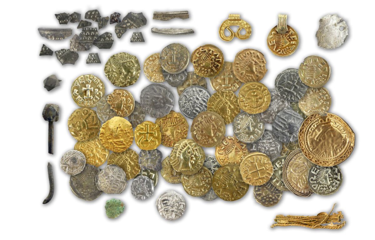 Munten en sieraden uit 7e eeuw gevonden in Twente